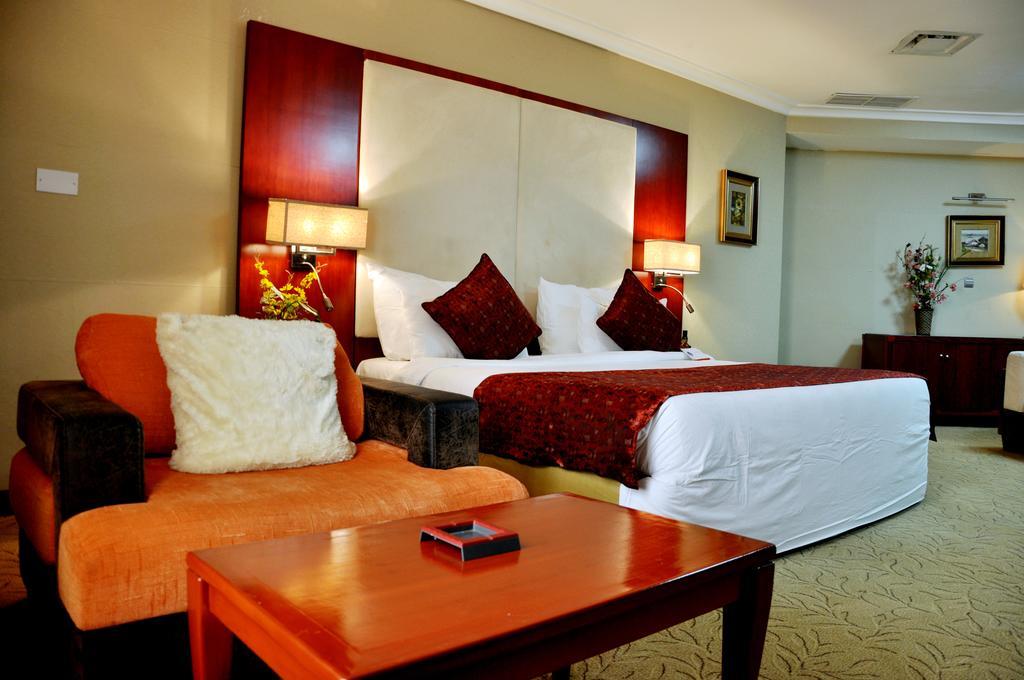 Chelsea Hotel Abuja Habitación foto